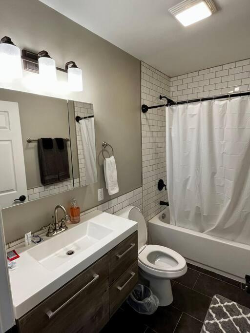Downtown Albany 2 Bedroom + Workstation @ The Mark Extérieur photo