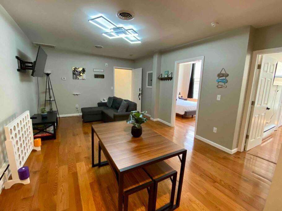 Downtown Albany 2 Bedroom + Workstation @ The Mark Extérieur photo