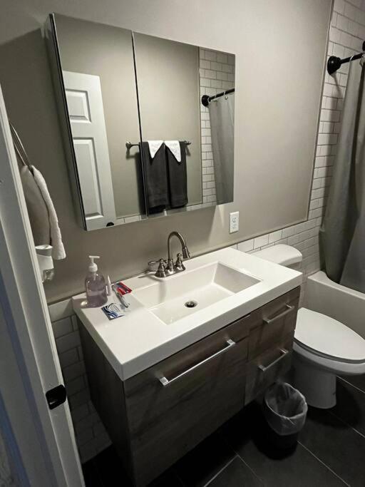 Downtown Albany 2 Bedroom + Workstation @ The Mark Extérieur photo